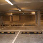 Ograniczniki parkowania w galeriach: Efektywne zabezpieczenie w dobrej cenie