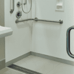 Pochwyty łazienkowe dla niepełnosprawnych: stabilność i bezpieczeństwo w mokrym środowisku
